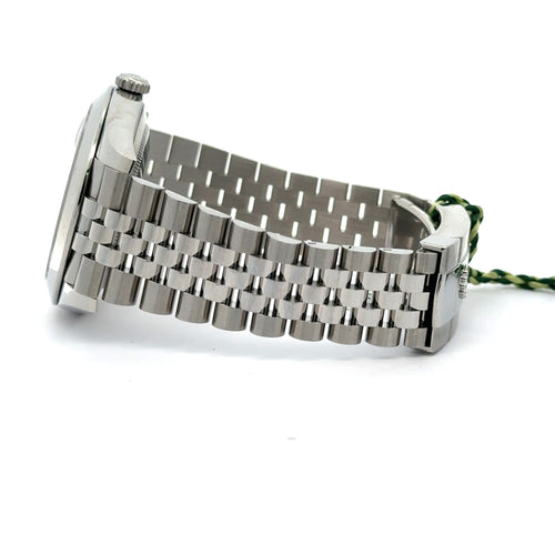 Pre-Owned Rolex Datejust 41mm Stainless Steel Watch 126300 Gold Fluted bezel