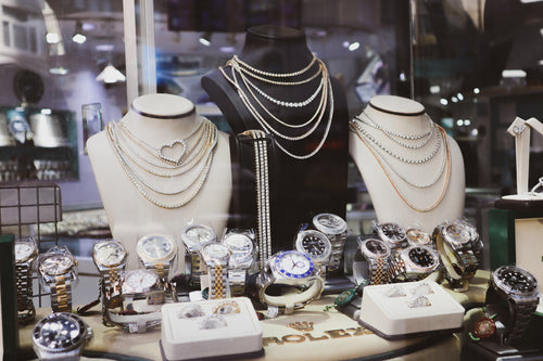 MODERN JEWELS & WATCHES: YOUR ONE-STOP SHOP FOR LUXURY.