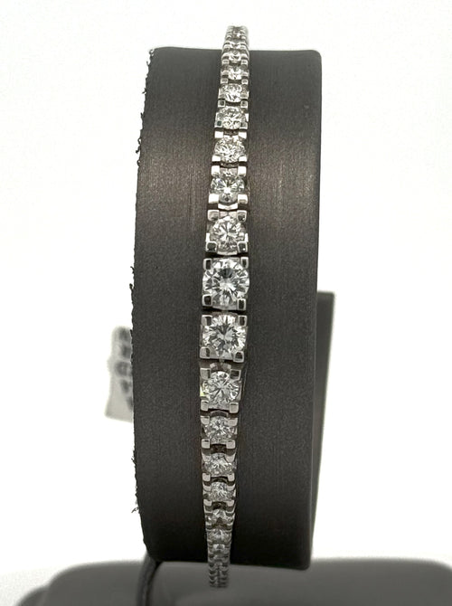 18k White Gold 3.35 Ct Diamond Graduating Tennis Bracelet, S107231