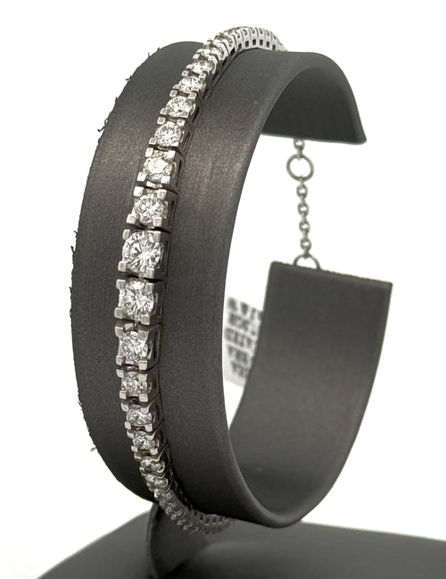 18k White Gold 3.35 Ct Diamond Graduating Tennis Bracelet, S107231