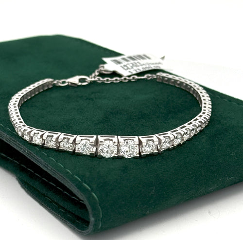 18k White Gold 3.35 Ct Diamond Graduating Tennis Bracelet, S107231