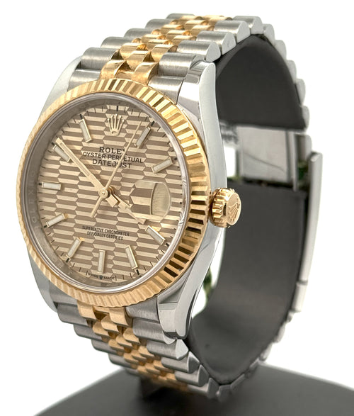 Pre-owned Rolex Datejust 36 Dial  - 126233 - 36mm - Yellow Gold/Steel Golden Fluted Motif Watch, S16282