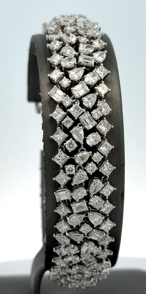 14k White Gold 17.0CT Diamond Bangle Bracelet, 26.6g, 7.5'', S108304