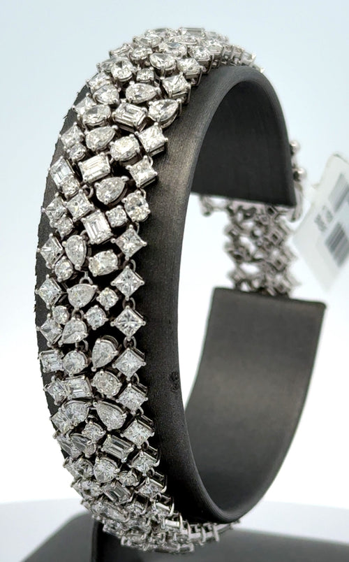 14k White Gold 17.0CT Diamond Bangle Bracelet, 26.6g, 7.5'', S108304