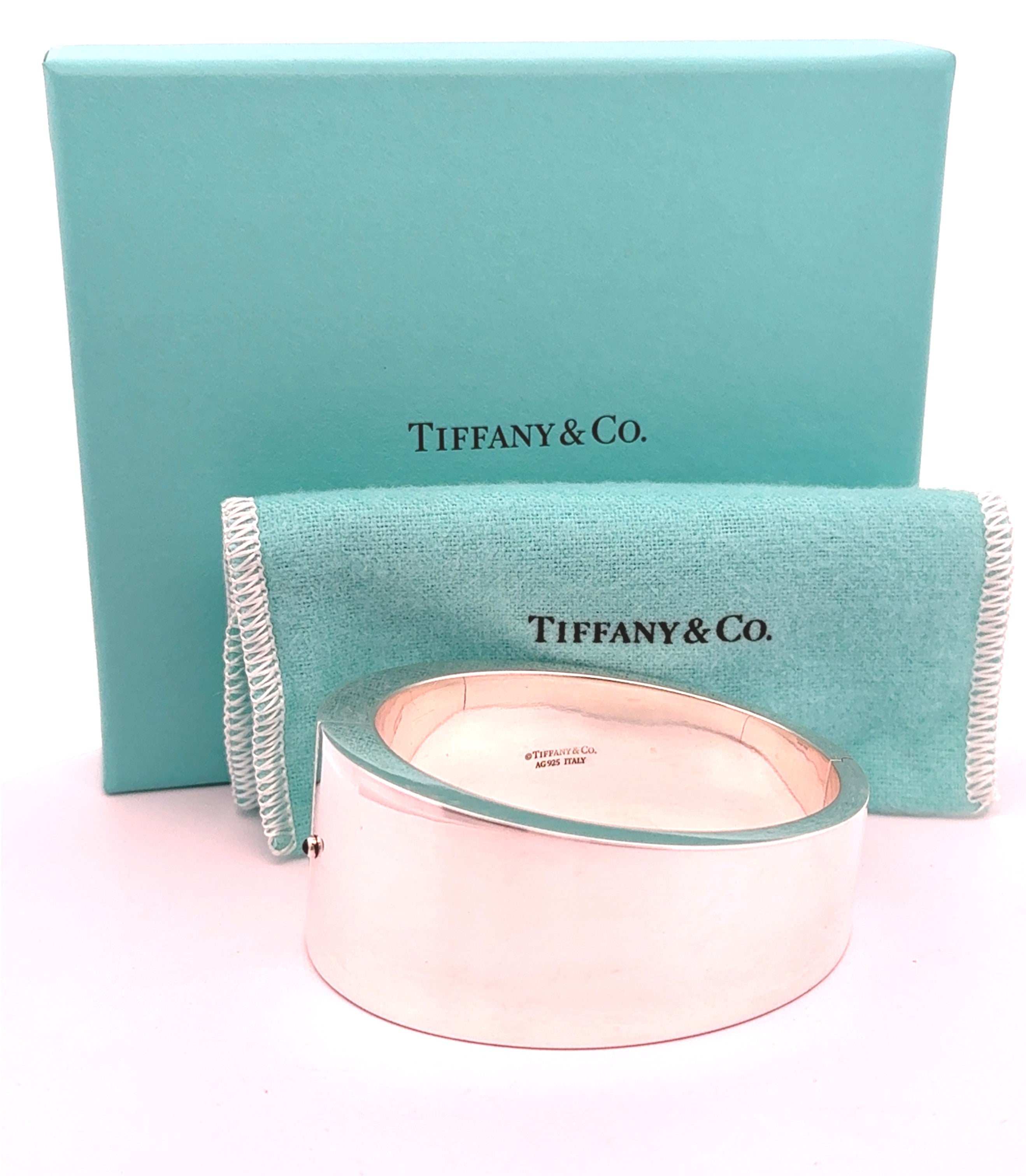 Tiffany & Co. Silver Bangle Medium Bracelet display picture 3