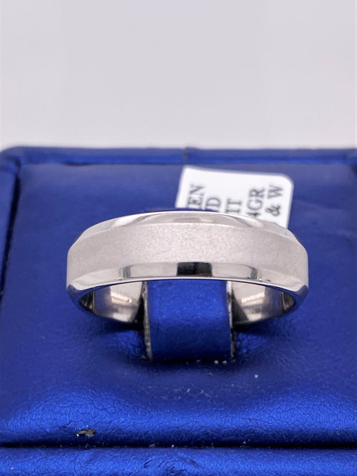 14k White Gold Men's Wedding Band