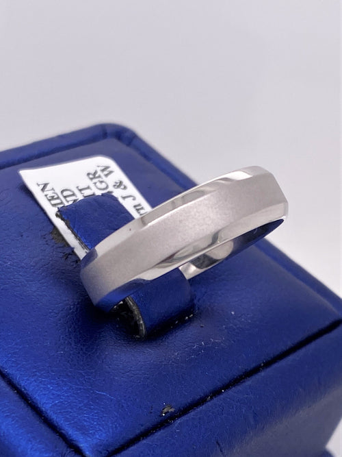 14k White Gold Men's Wedding Band