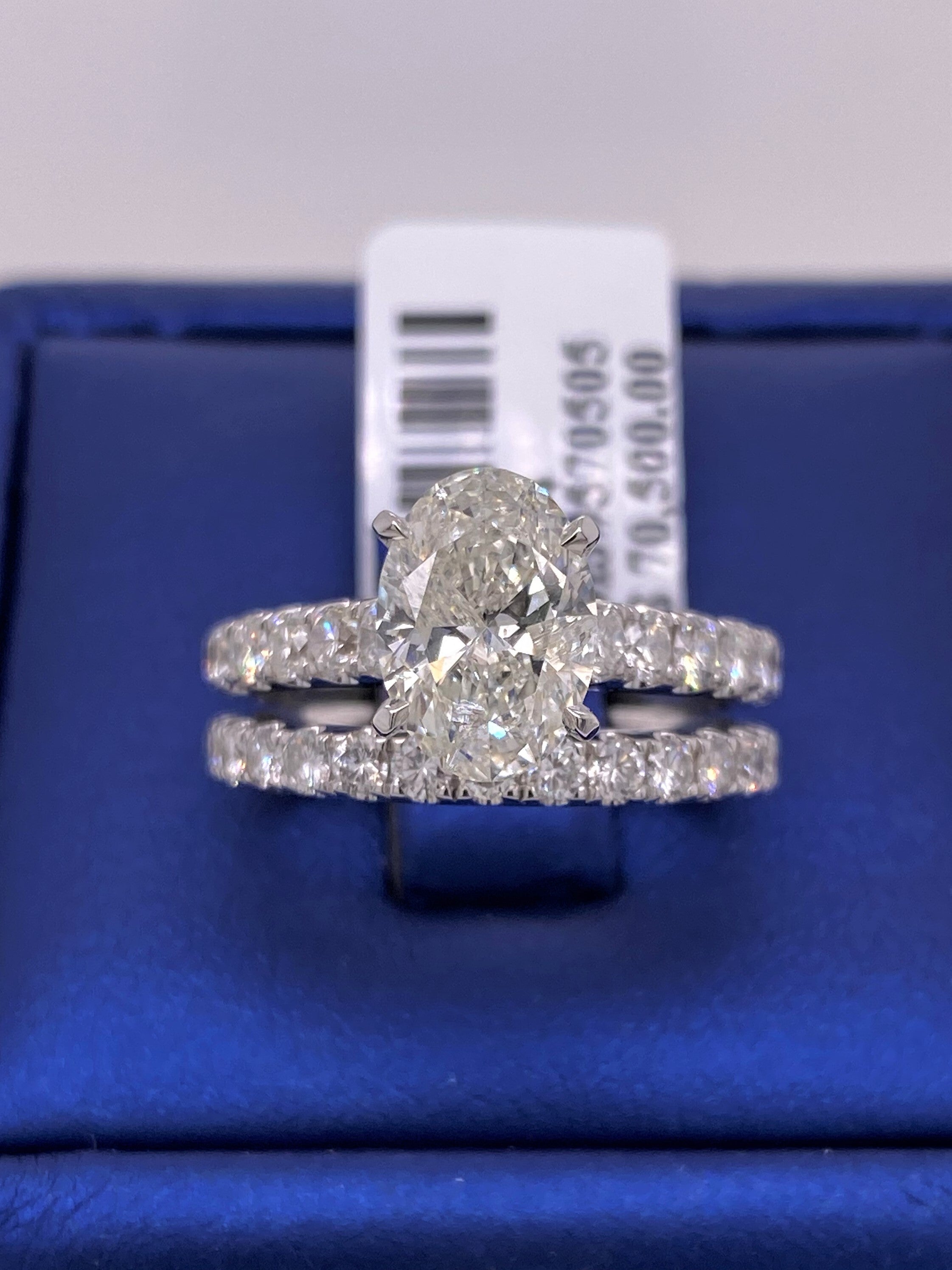 oval diamond 18k white gold wedding ring set