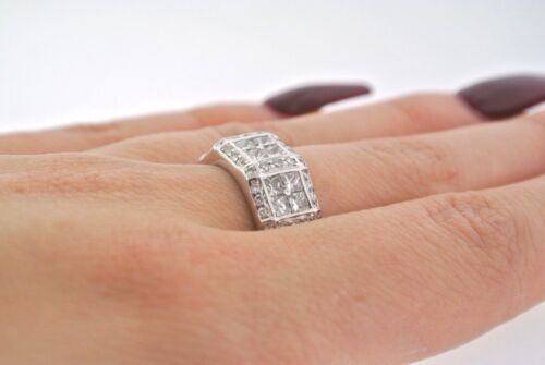 18k White Gold 2.00 CT Diamond Ladies Band, 6.4gm, Size 6