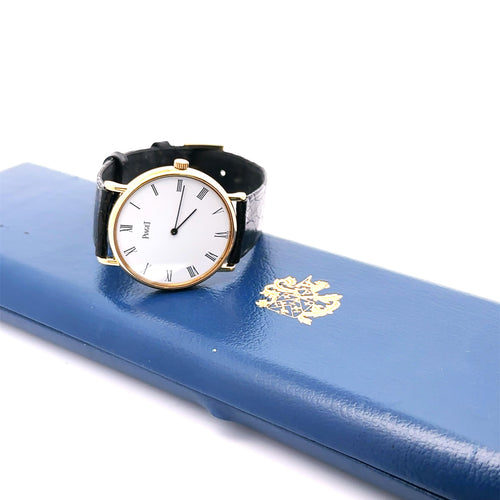 Vintage Piaget 8065 Quartz Solid 18K Yellow Gold White Dial 31.5mm watch pre owned