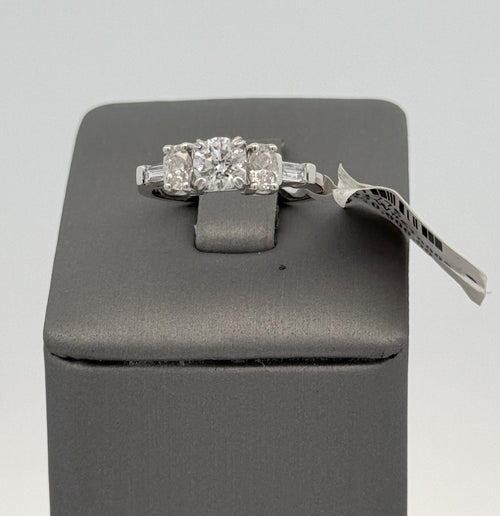 14k White Gold 1.00 CT  Diamond Engagement Ring, 3.0gm, Size 6.5, S101775