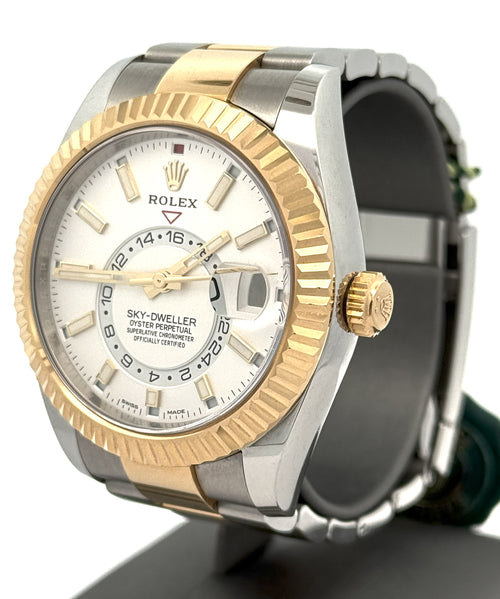 Pre-owned Rolex 326933 Sky-Dweller - 42mm Yellow Gold/SS, S106106