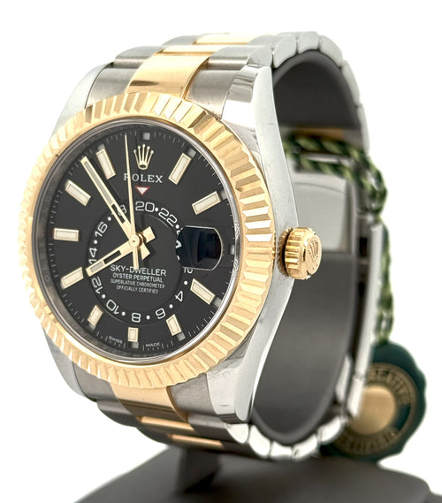 Pre-owned Rolex 326933 Sky-Dweller - 42mm Yellow Gold/SS, S16657