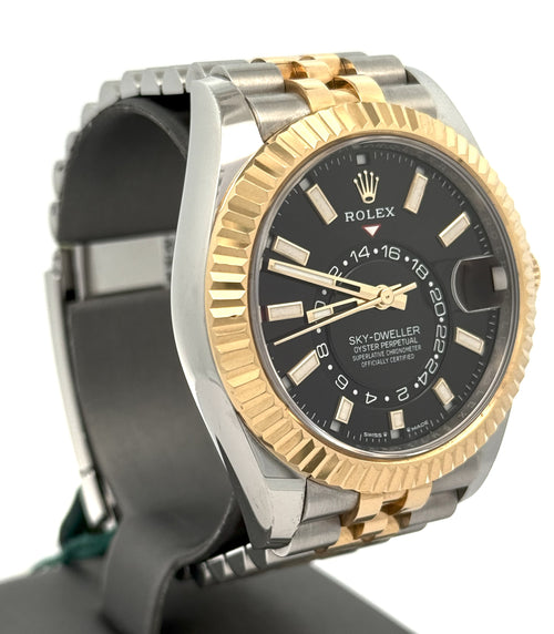 Pre-owned Rolex 326933 Sky-Dweller - 42mm Yellow Gold/SS, S16572
