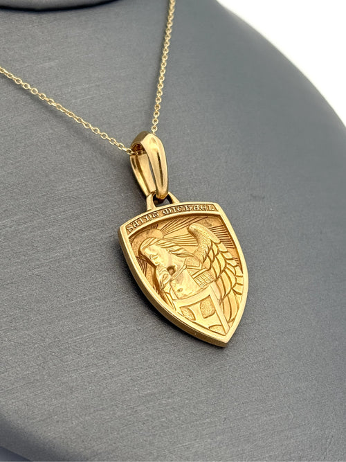 David Yurman Men's St. Michael Pendant 18K Yellow Gold, 26mm (Pre-owned)