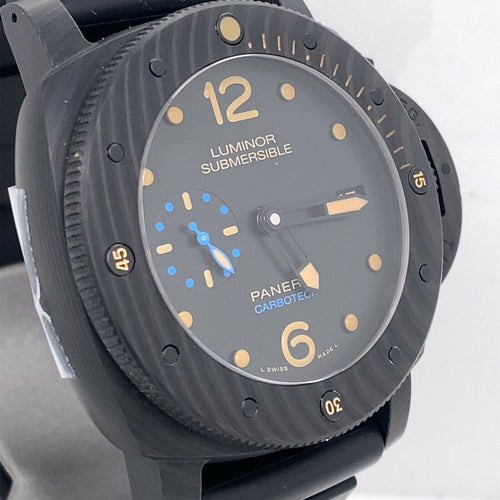 Panerai SUBMERSIBLE CARBOTECH™ 47mm Watch PAM 616