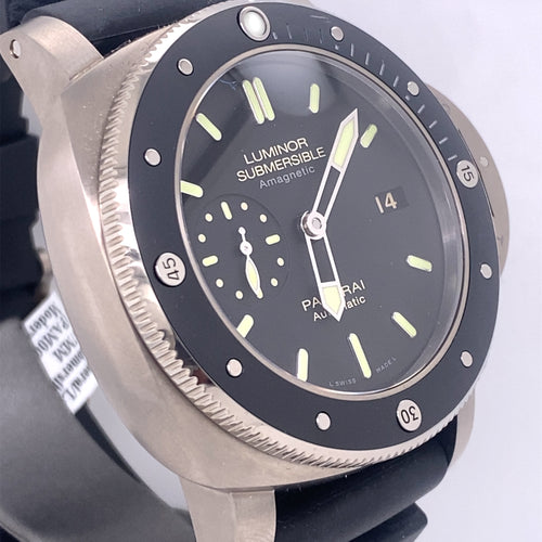 Panerai SUBMERSIBLE AMAGNETIC 1950 3 Days Automatic Titanio 47MM Watch PAM 389