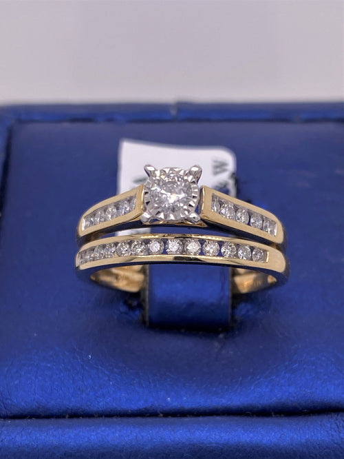 10k Yellow Gold 0.75 CT Diamond Engagement Ring Set