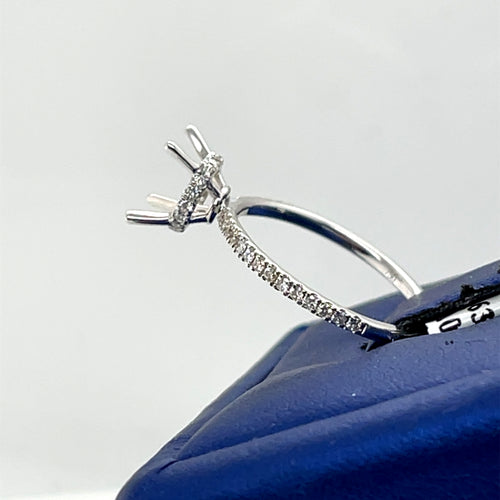 18k white Gold 0.50 CT Diamond Halo Engagement Ring Mounting, 1.6gm