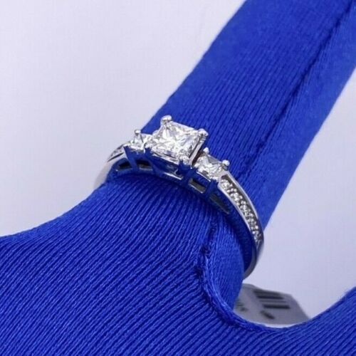 14k White Gold 1.00 CT Diamond Engagement Ring, 4gm, Size 7,
