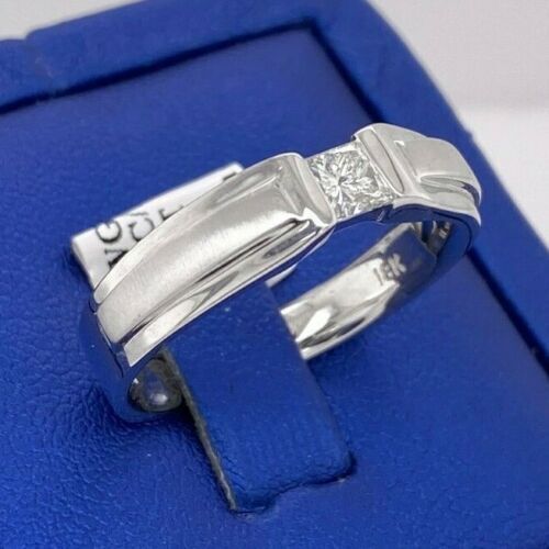 18k White Gold 0.40 C Princess Cut Diamond Band, 9.7gm, Size 10.5