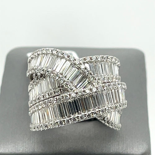 14k White Gold 6.00 CT Baguette & Round Crossover Ring, 11.7gm, size 7.25