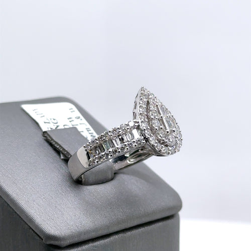 18k White Gold 1.25Ct Diamond Cluster Pear Shaped Ring 5.3gm, Size 7