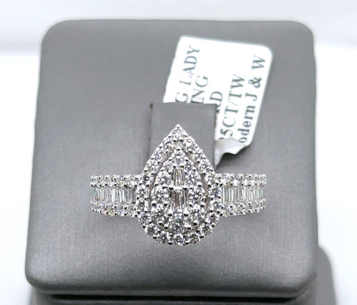 18k White Gold 1.25Ct Diamond Cluster Pear Shaped Ring 5.3gm, Size 7