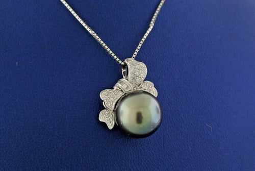 18k White Gold Tahitian Pearl & Diamond Pendant, 7.8gm, 20"